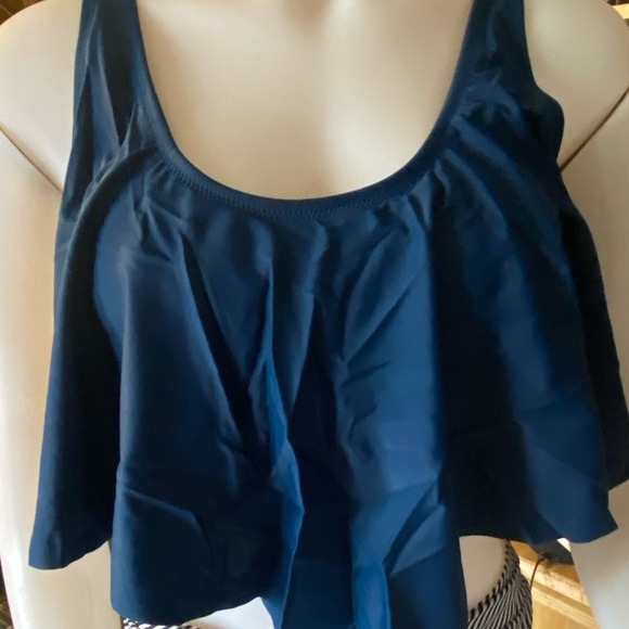 Lunabelle 2 piece swimsuit size L - Picture 2 of 4